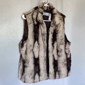 Alfred Dunner Faux Fur Vest Raccoon Very Short Hair Sz 14P